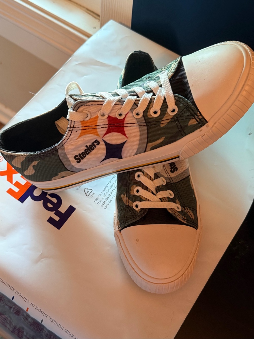 Steelers Camo Low-Top Women's Sneakers with White Toe